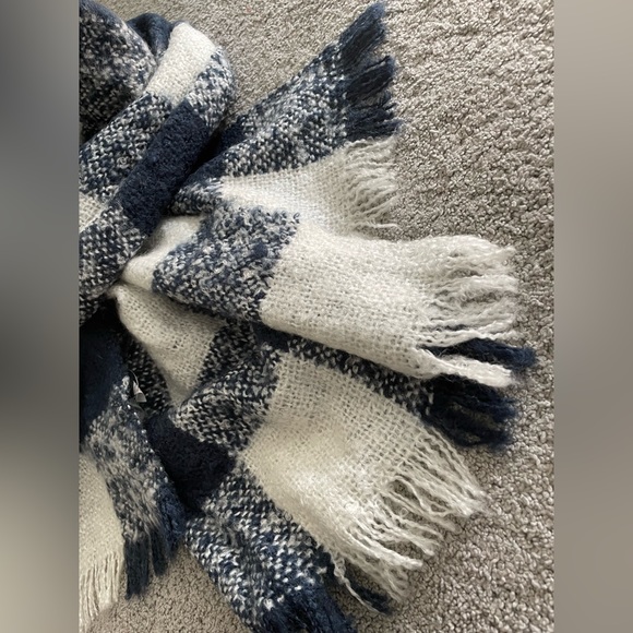 NAUTICA OVERSIZED COZY SCARF - Picture 3 of 4